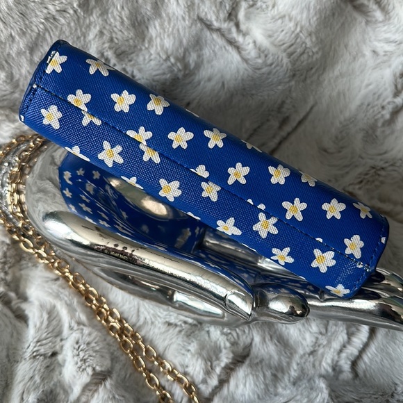 🦋Larroude Erin Clutch🦋 - Picture 7 of 16